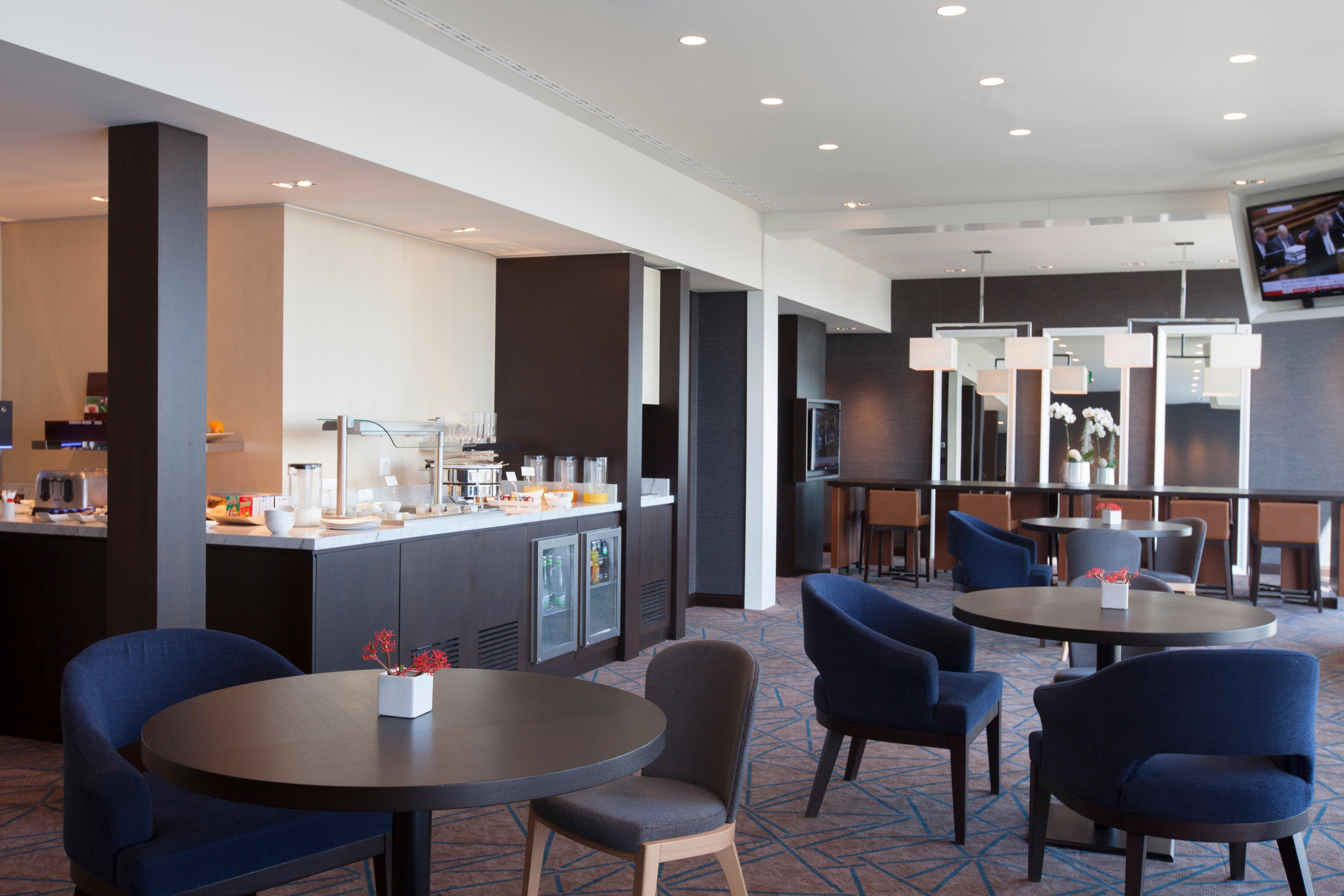 Hotel Crowne Plaza Geneva By Ihg Meyrin Exterior foto
