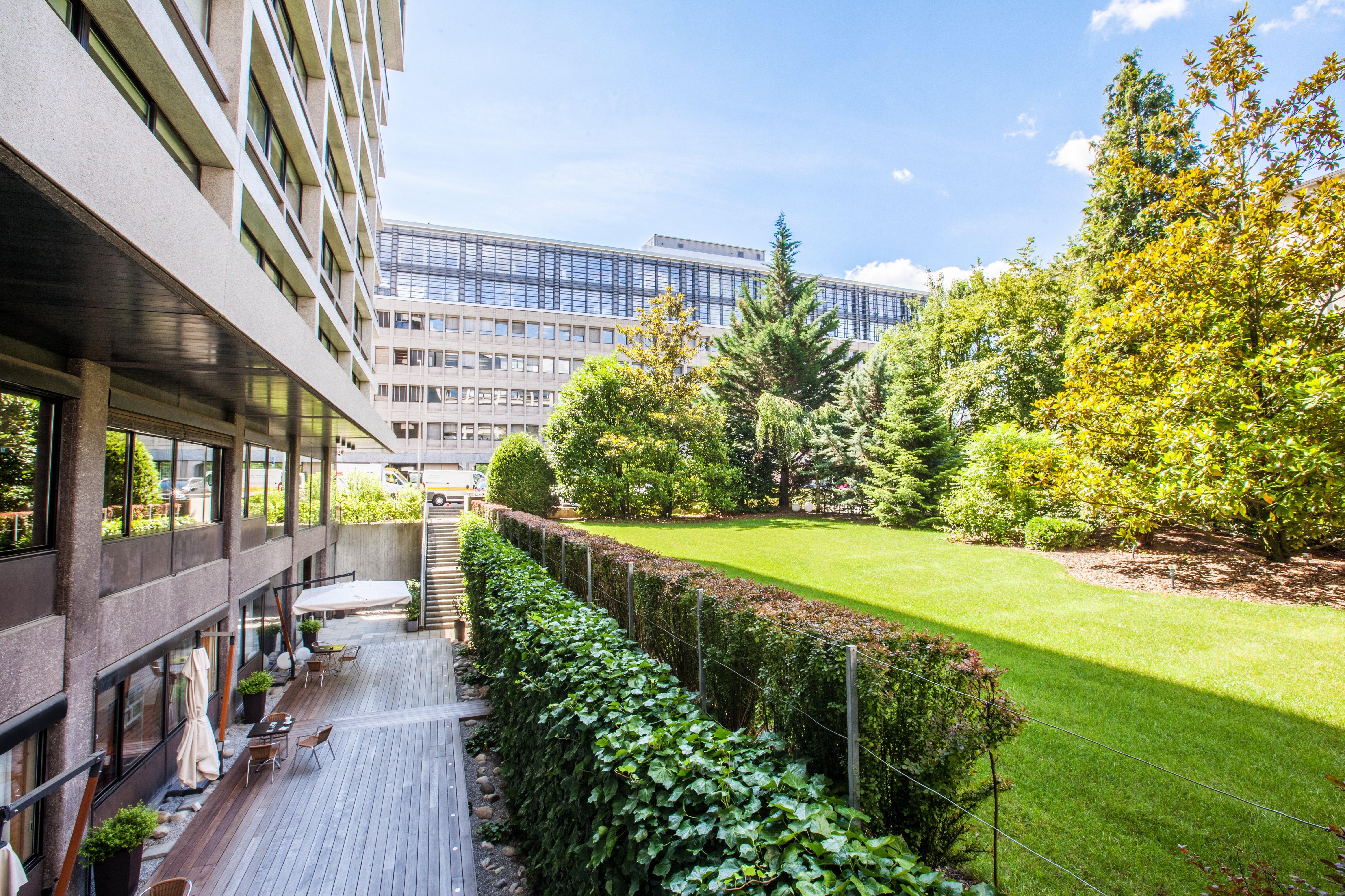 Hotel Crowne Plaza Geneva By Ihg Meyrin Exterior foto